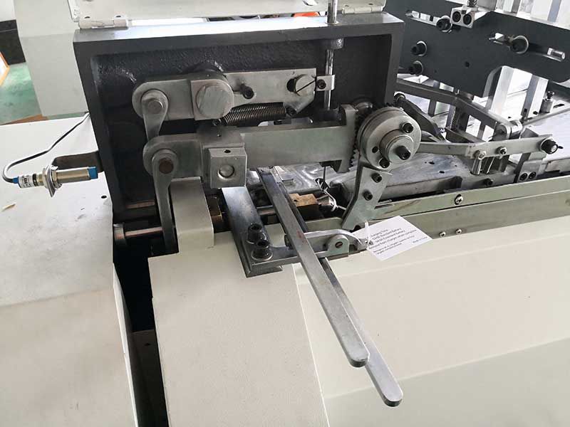 Automatic Hang Tag Tying Machine